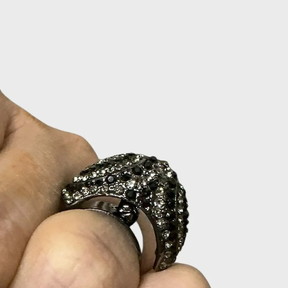 Vintage Adjustable Silver Black ring Rhinestone Raised